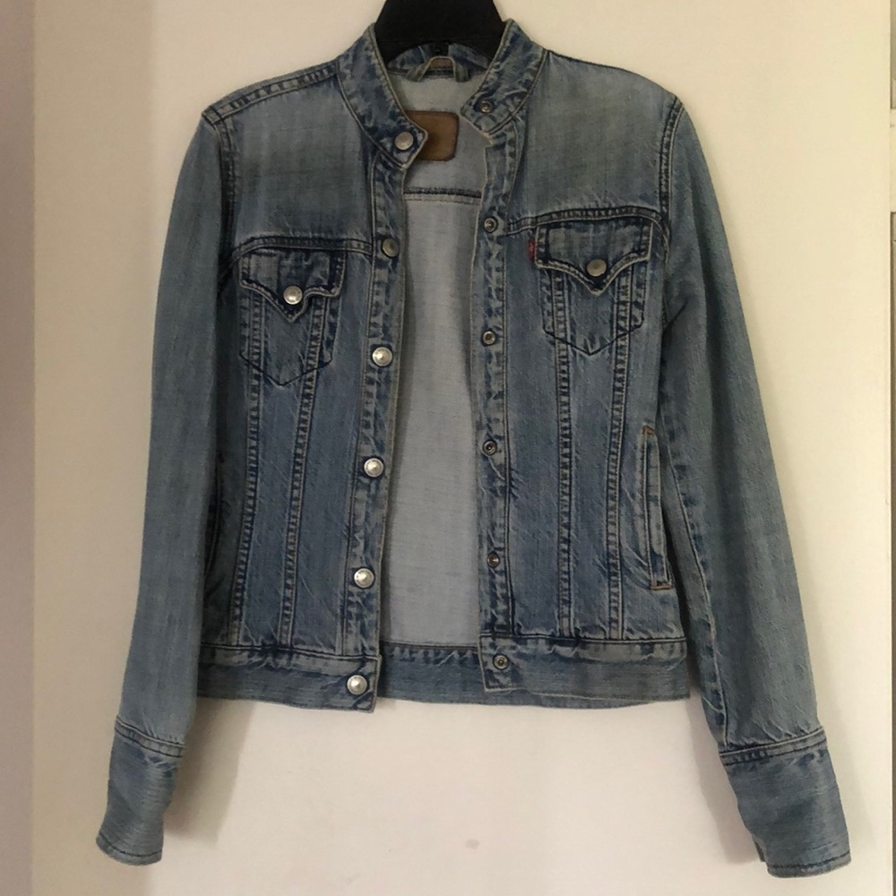 VINTAGE Levi Strauss Blue Denim Jacket - LIKE NEW